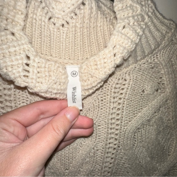 Chunky Cropped Sweater - Picture 4 of 4